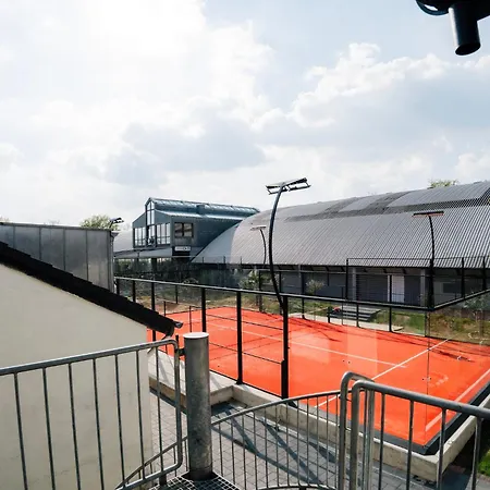 Ferien-, Freizeit- & Sportunterkunft In *